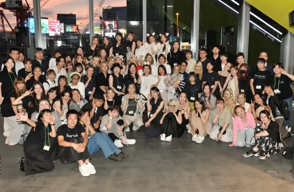 出演したネイリストのみなさんとの集合写真（渋谷ストリームホール）